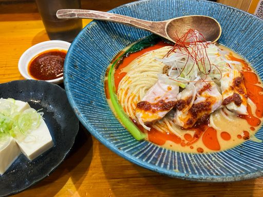鶏そば そると「冷やし麻辣鶏担々麺」1280円（税込、以下同）、「辛味増し」100円、「追い豆腐」酉の市サービス