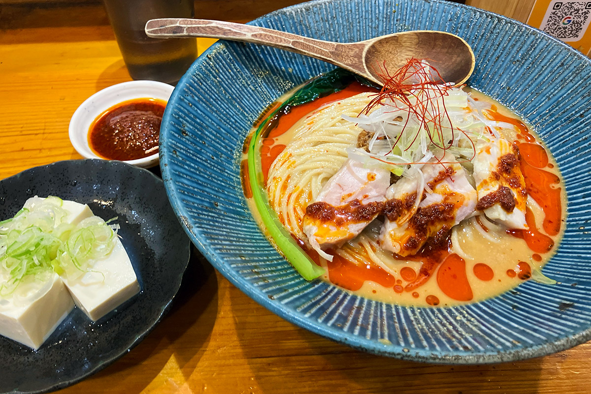 鶏そば そると「冷やし麻辣鶏担々麺」1280円（税込、以下同）、「辛味増し」100円、「追い豆腐」酉の市サービス