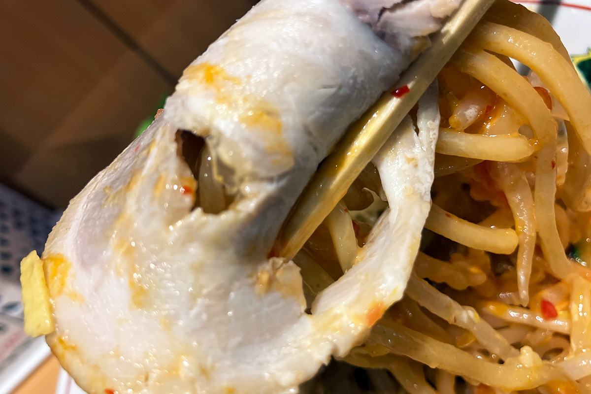 チャーシューよりも、麺の存在感の方が強い気がする