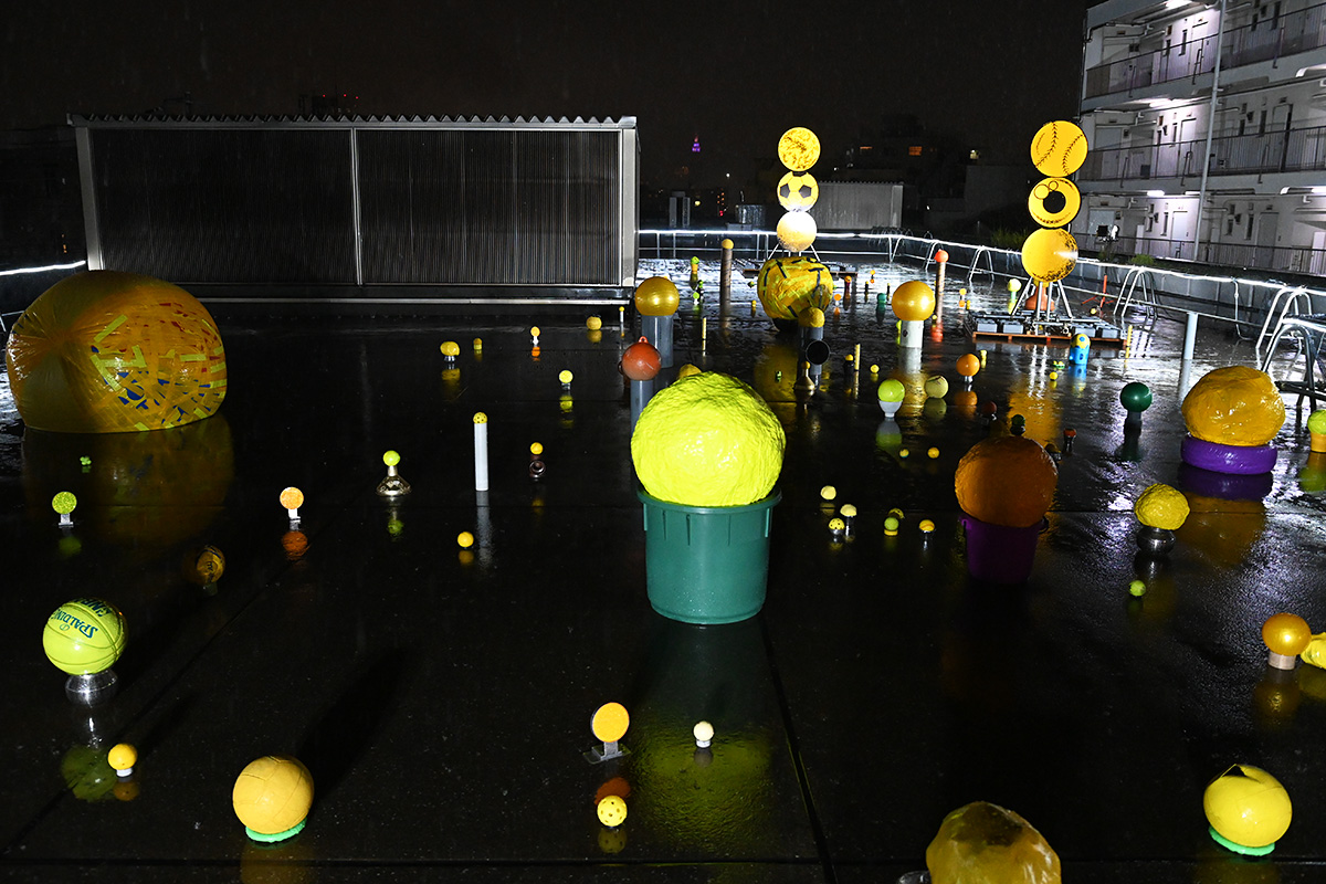 A Thousand Faces of the Moon － 金氏徹平