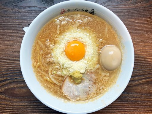 札幌味噌ラーメン 下北 岳のムーンアートナイト下北沢2026コラボ「月夜のチーズ味噌ラーメン」1190円（税込）