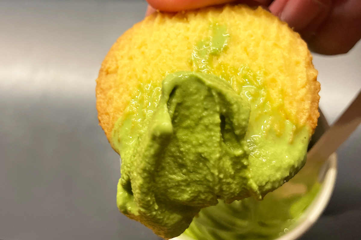 おつきに見立てたまんまるクッキーと共に