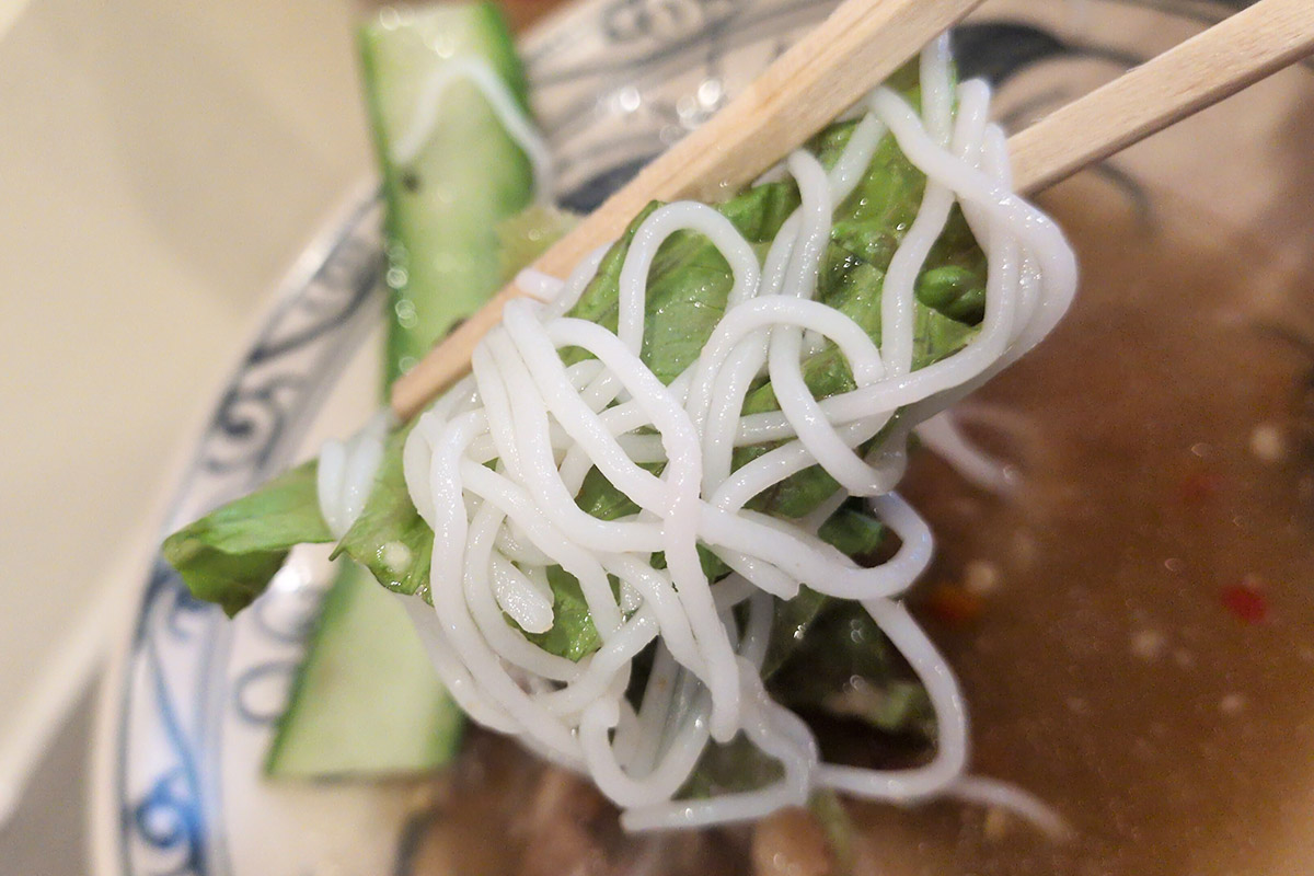 そもそもお野菜自体もめっちゃもりもりなので、つけ汁をつけてブンと一緒に味わったり