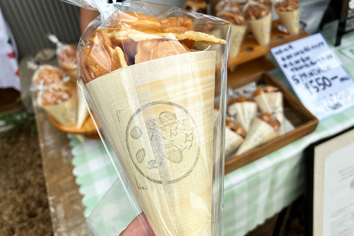 地元の食材を使ったベビーカステラですが、カリッと焼き上がっているのに中はもちもち、米粉100%です