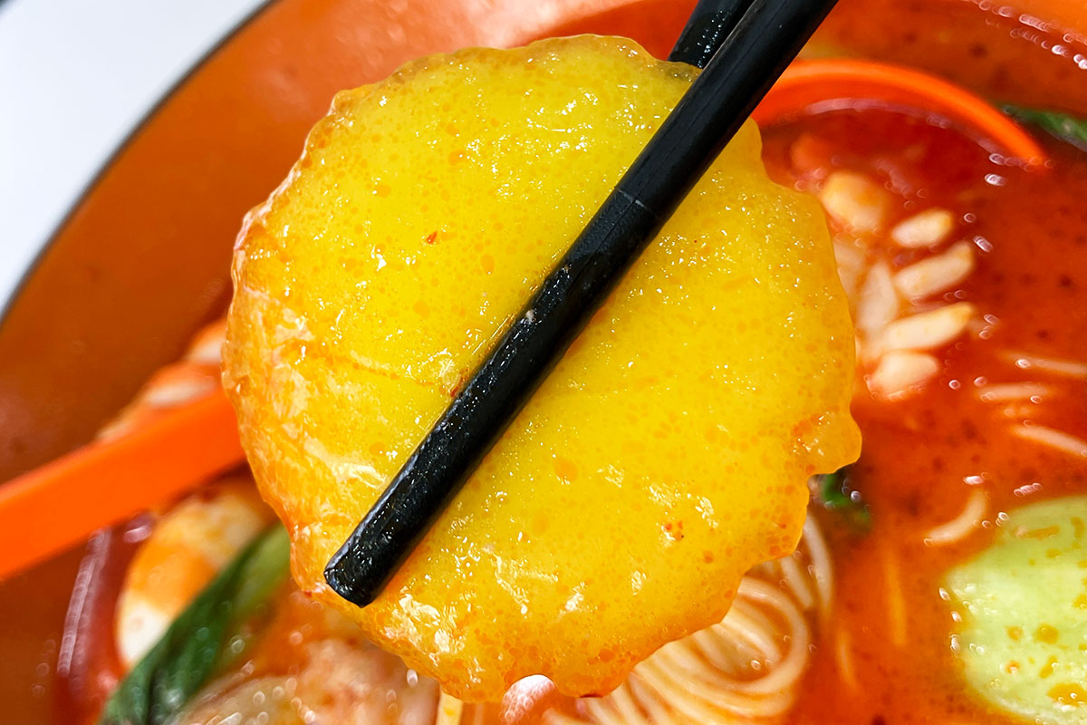 これももちもち、牛スジ麺らしい、珍しい形