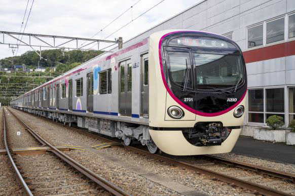 ちなみに京王電鉄的にはこの2000系も「11-05 鉄道・船 舶・航空機、システムおよびサービス」カテゴリーで受賞しています。とてつもなくかわいい、乗ってみたい。